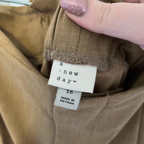 A New Day Tan High Rise relaxed fit tapered ankle trouser, size 16 - Picture 3 of 3